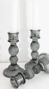 Kerzenständer aus Glas in dark grey, Höhe 15 cm, Durchmesser Kerzenfassung 2,2 cm