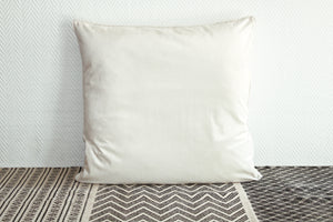 Großes, weißes Samt Kissen inklusive Füllung, 60 x 60 cm, 100 % Polyester