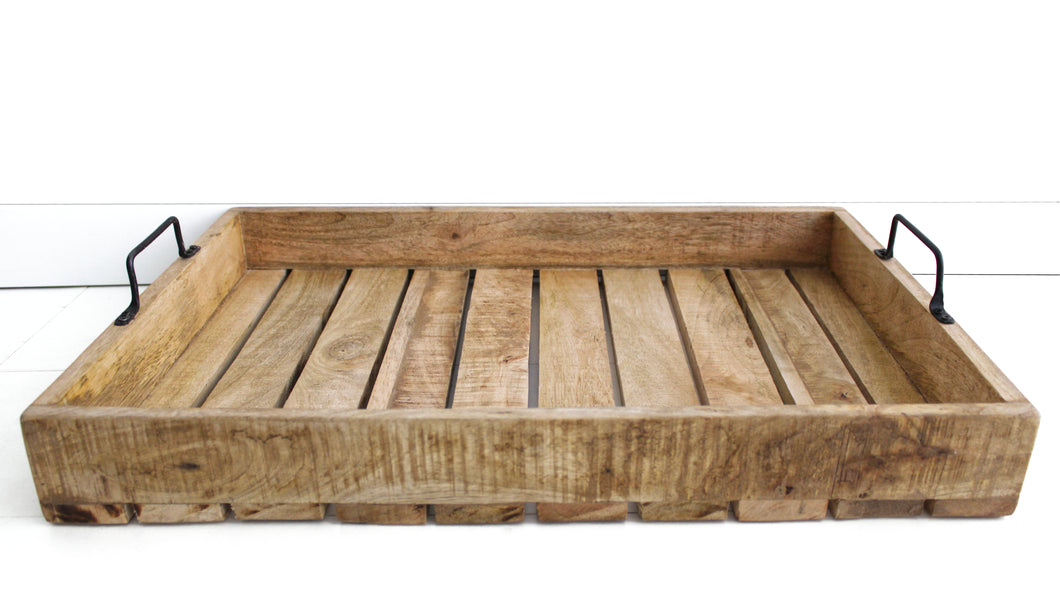 Rustikales Holz Tablett mit Metallgriffen, Größe 60 x 40 x 7 cm