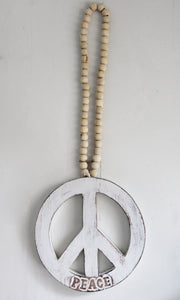 Peace Zeichen mit Holzperlenkette in weiß, Durchmesser ca. 28,5 cm