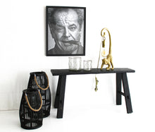Laden Sie das Bild in den Galerie-Viewer, Bild von Jack Nicholson in Schwarz/Weiß mit Holzrahmen und Glasabdeckung, 53 x 43 cm
